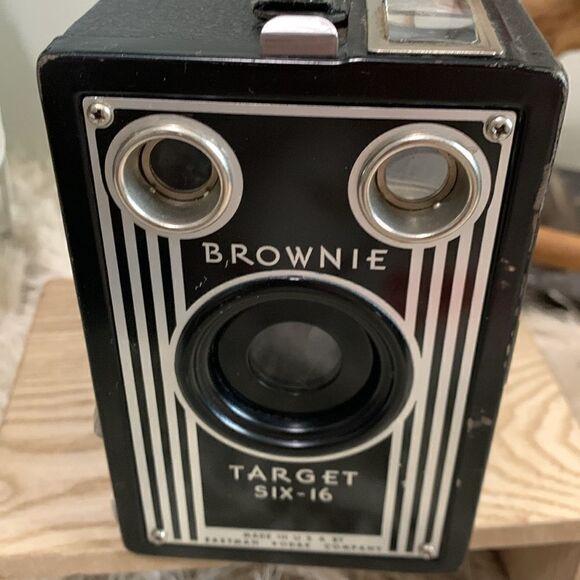 Vintage Brownie Box Camera Target SIX-16 Eastman Kodak Company - Picture 6 of 17